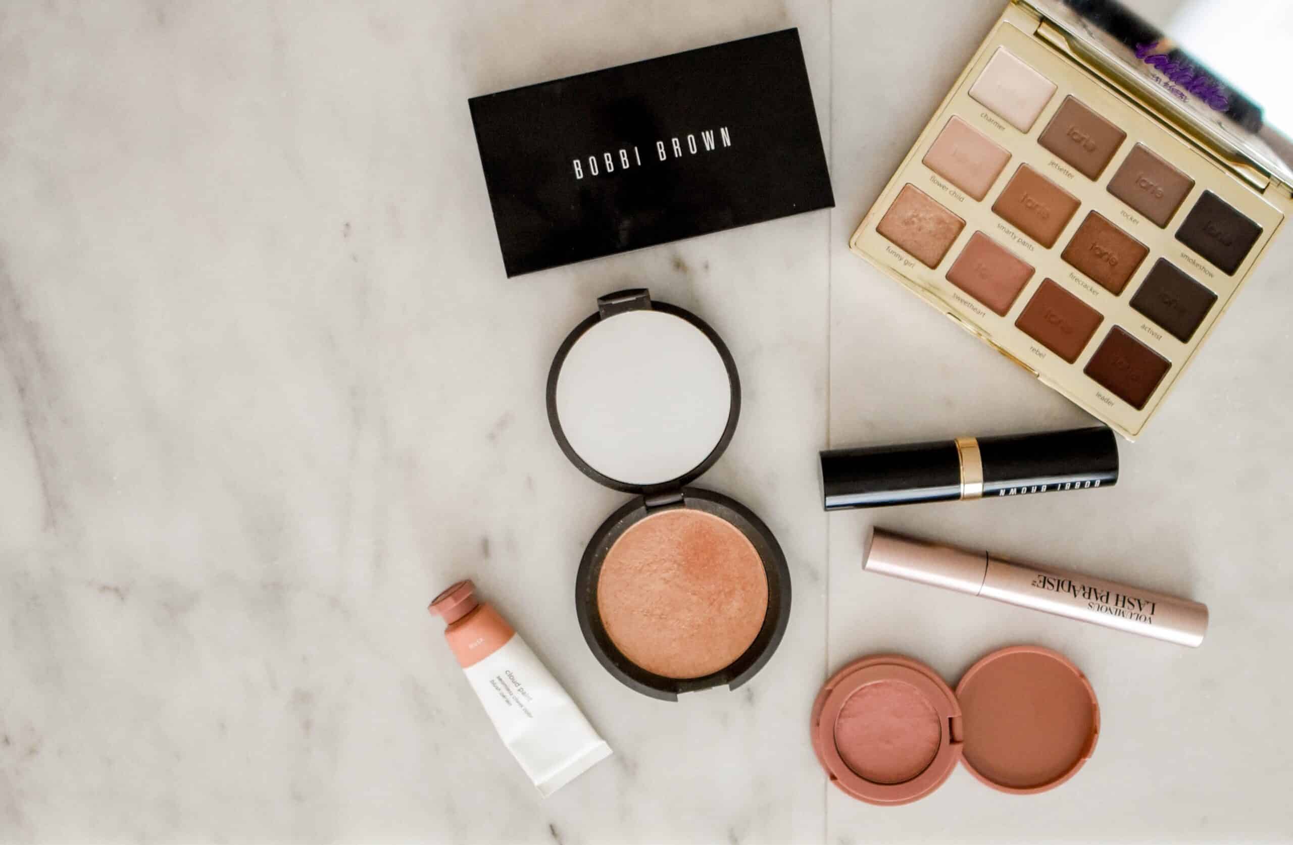 8 produkter, du ikke kan undvære i makeup-tasken