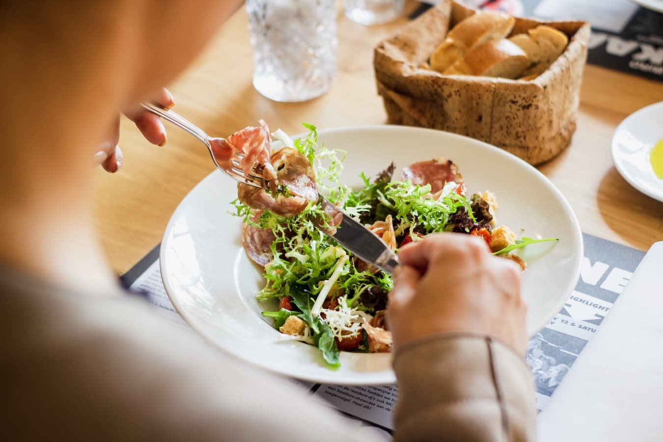 Restaurant med varme og højt til loftet